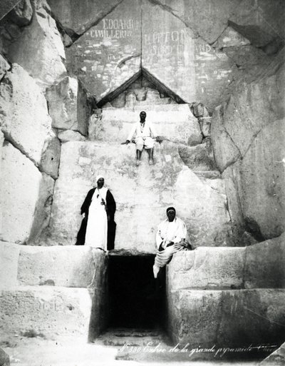 Entrée de la grande pyramide de Khéops, vers 1880 - Langaki